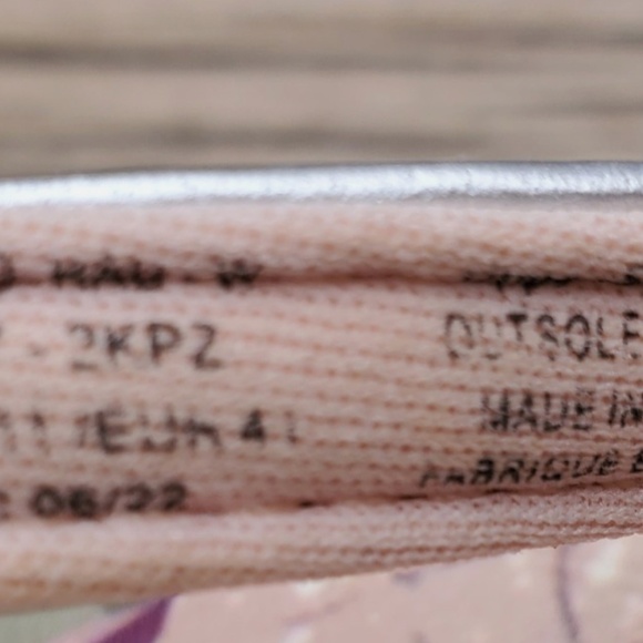 Olukai Ho'opio Hau Flip Flops Size 11 Women Silver Pineapple Sandals - Picture 8 of 14